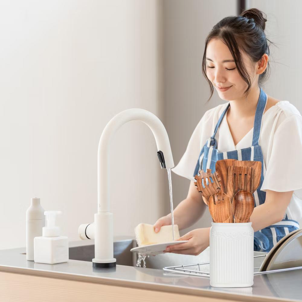7 Piece Elegant Wooden Kitchen Utensils Set - Image 4