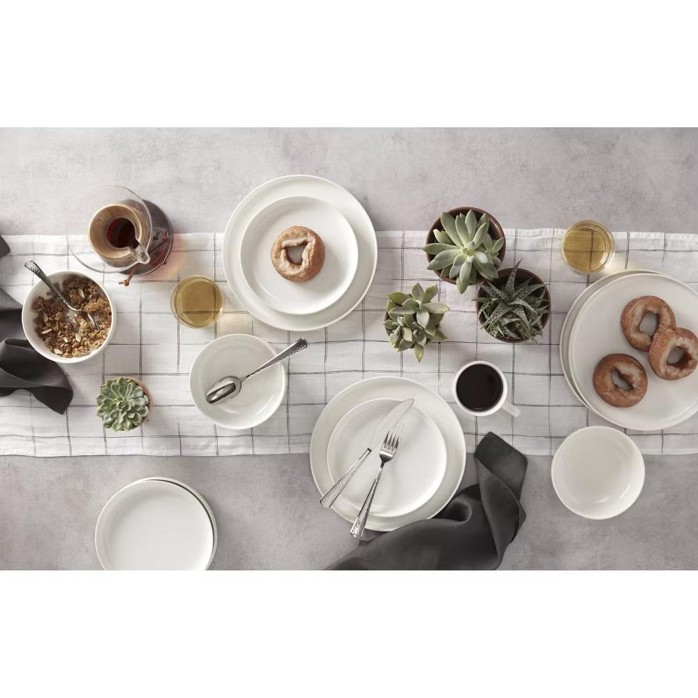 Oneida 12pc Dinnerware Set - Image 6