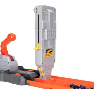 Racing Formula 1 Grid Start Track Set and 2 Die-Cast F1 Cars in 1:64 Scale