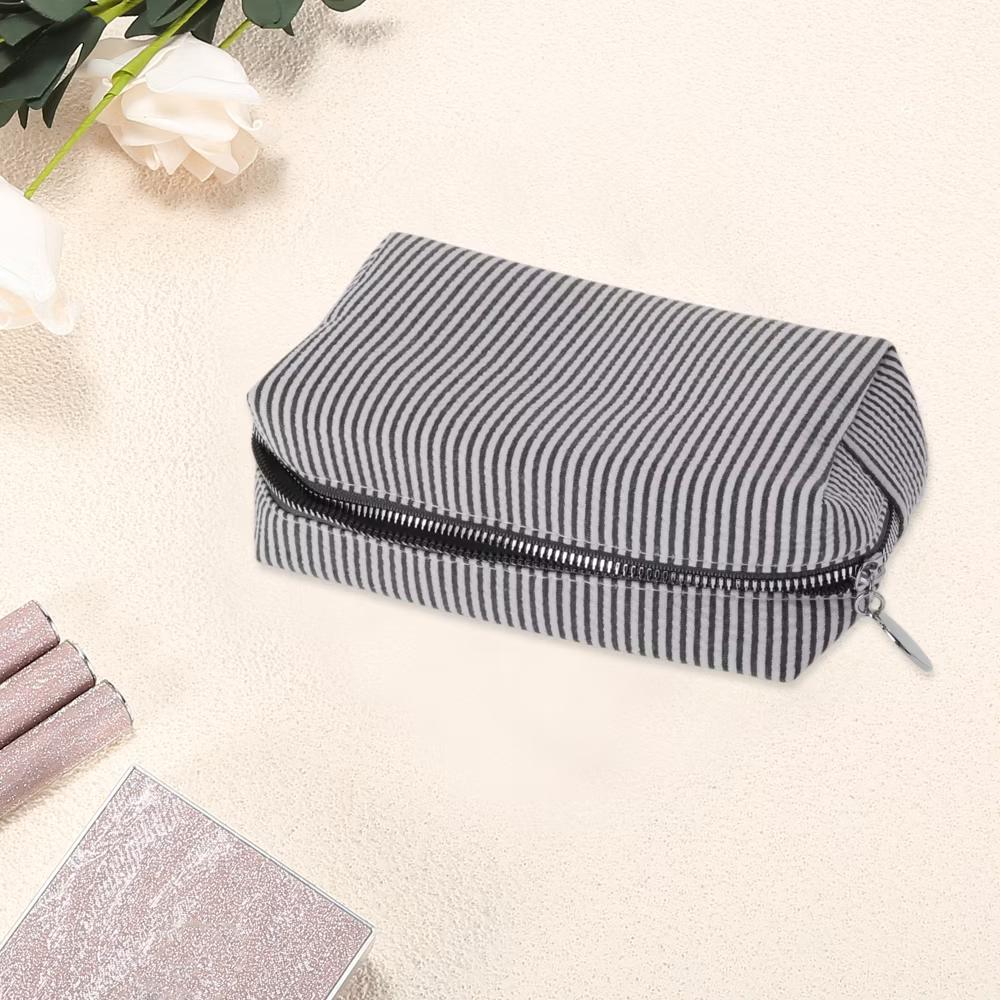 Striped Pattern Makeup Bag for Travel 1 Pc - Image 3