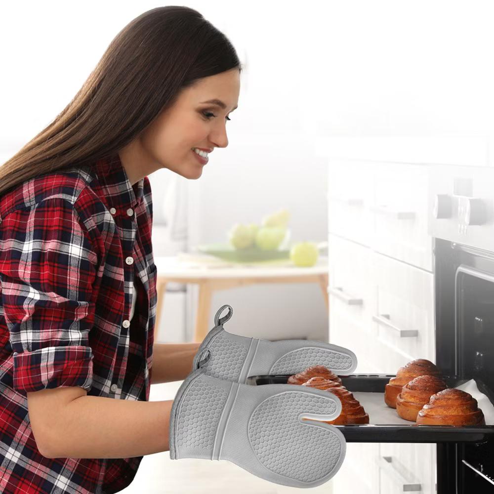 Set of 2 Food Grade Silicone Oven Mitts - Image 12