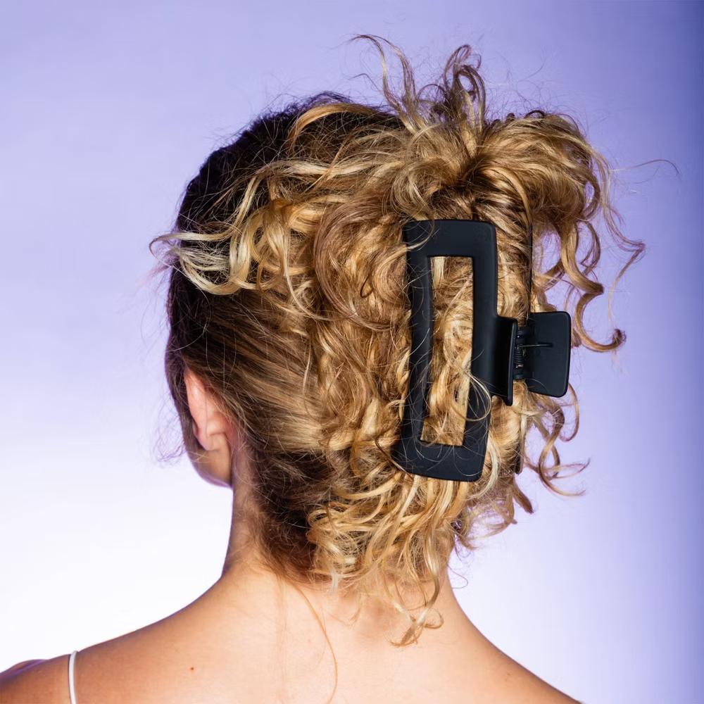 Locked In Jumbo Claw Clip for Thick Hair - Black - Image 3