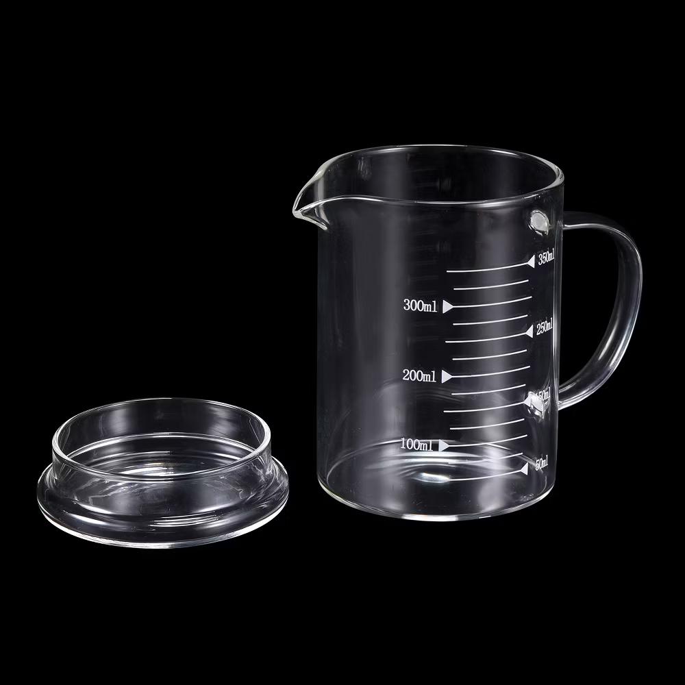 Borosilicate Glass Scale Measure Cups with Glass Lid and V-Shaped Spout - Image 8