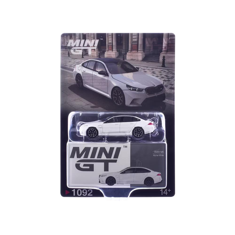 BMW M5 Alpine White with Carbon Top Limited Edition 1/64 Diecast Model Car - Image 5