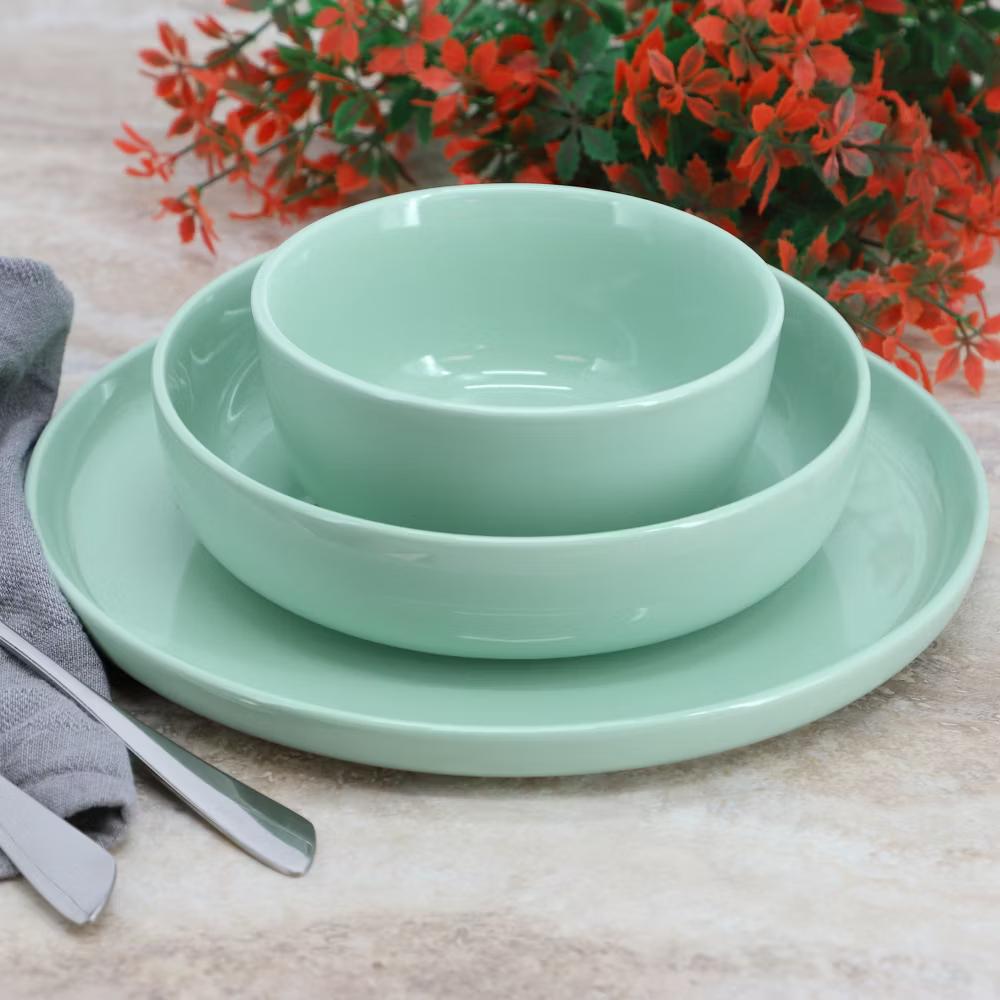 Duncan 18 Piece Porcelain Dinnerware Set in White - Image 15