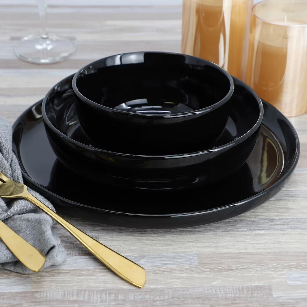Duncan 18 Piece Porcelain Dinnerware Set in White - Image 3