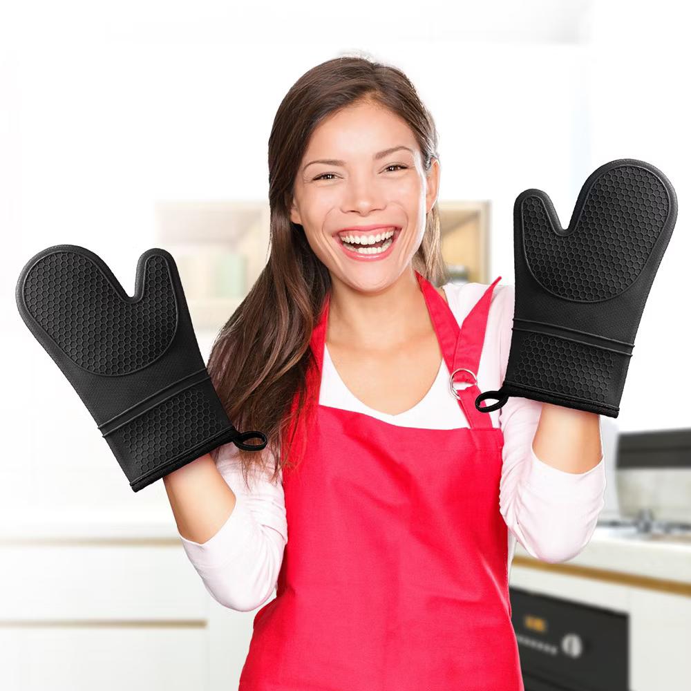 Set of 2 Food Grade Silicone Oven Mitts - Image 3