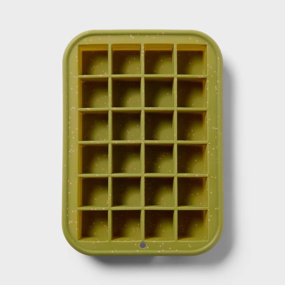 Silicone Ice Cube Tray with Lid - Image 4