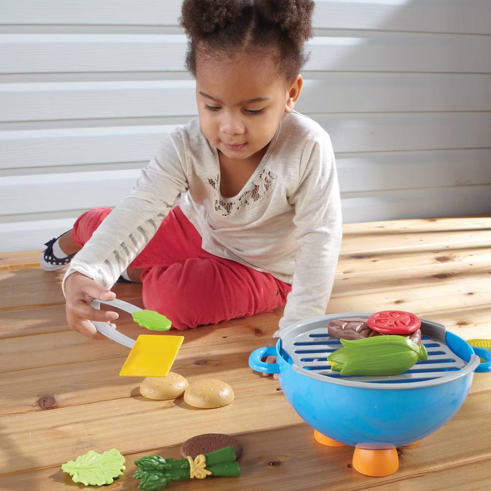 New Sprouts Grill It!: Pretend Play Kitchen Toy with Plastic Food Set, 22 Pieces - Image 7