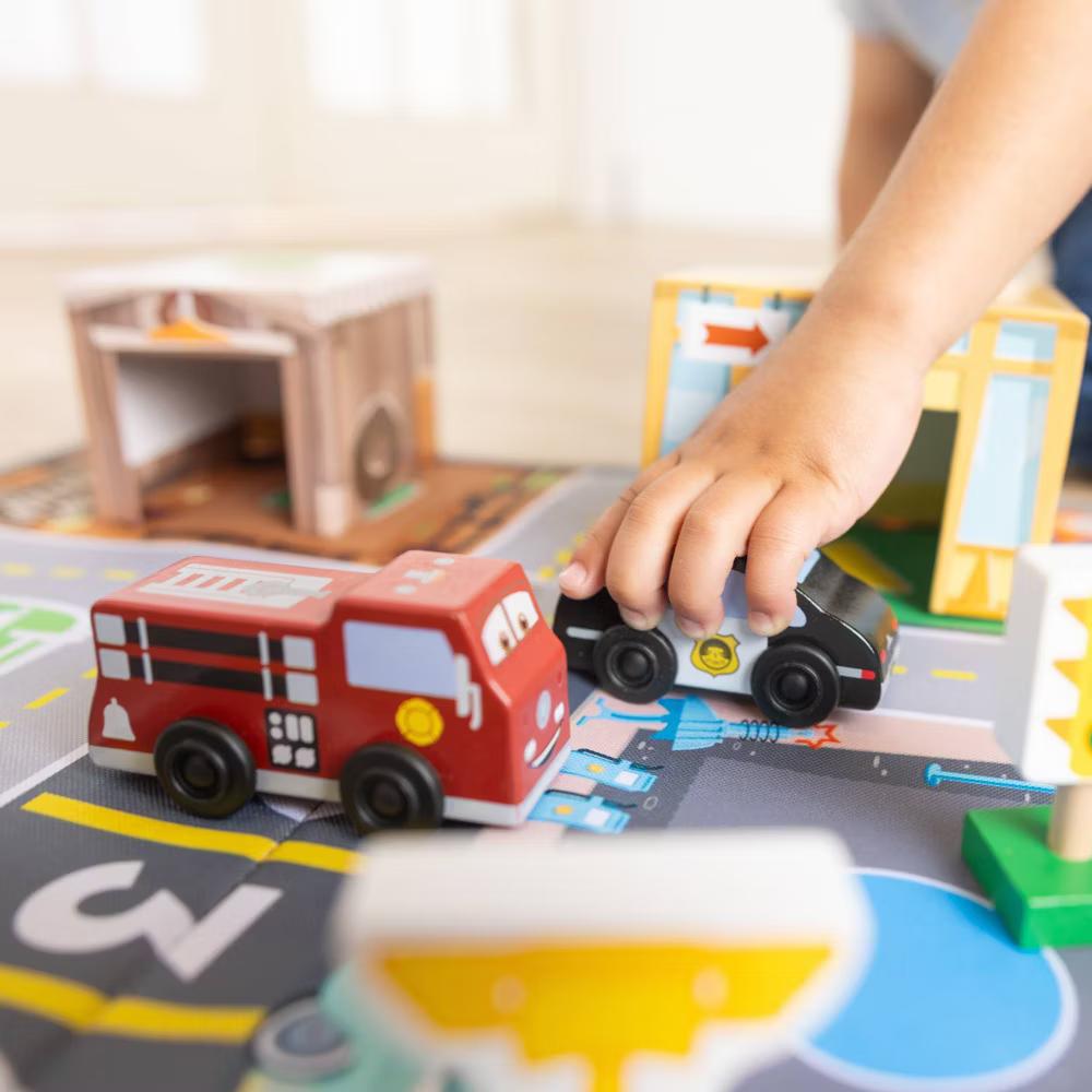 Cars Radiator Springs Nest & Stack Play Set with Wooden Toy Cars - Image 4