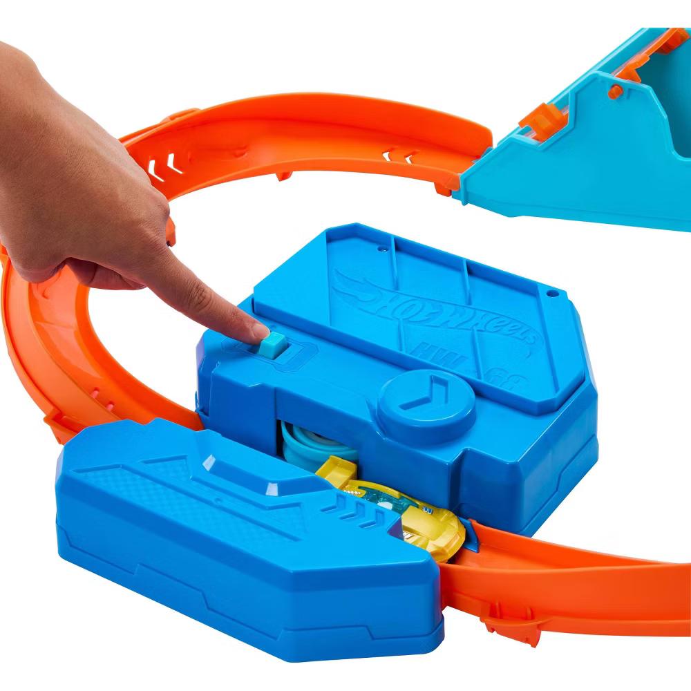 Track Creator Boosted Jump Speedway Set with 1:64 Scale Toy Car and Motorized Booster - Image 2