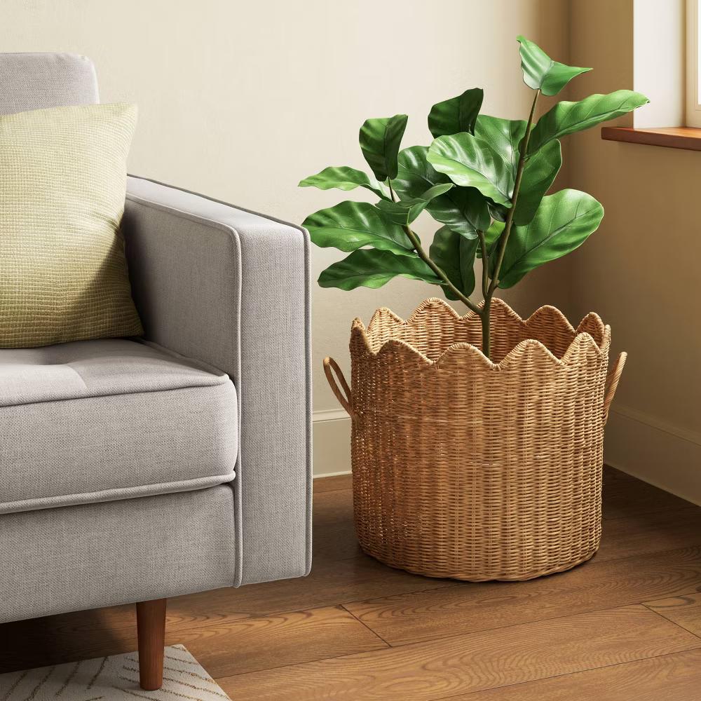 Scalloped Edge Woven Natural Basket - Image 4