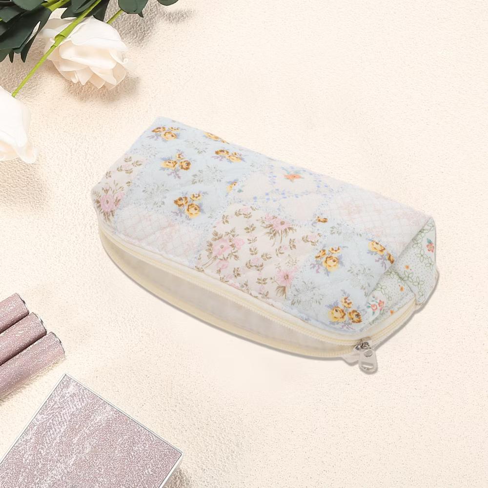 Portable Floral Handheld Quilting Makeup Bag White Blue 1 Pc - Image 2