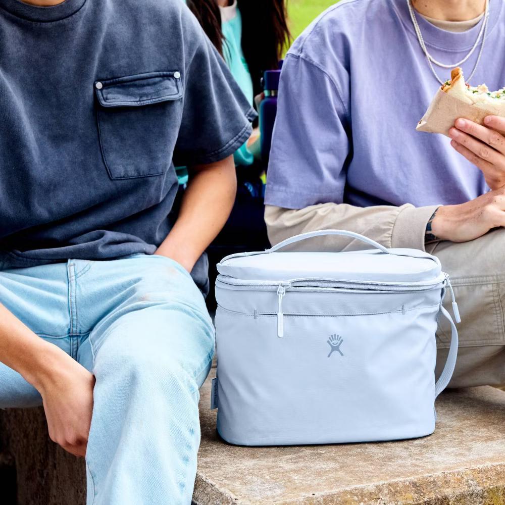 Hydro Flask 5 Liter Lunch Bag 8 Cans/5.3 qt Soft-Sided Cooler - Image 9