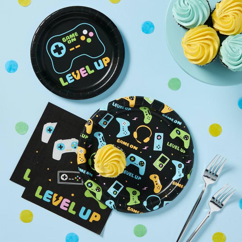 20ct Video "Game On" Party Dinner Paper Plates - Image 3