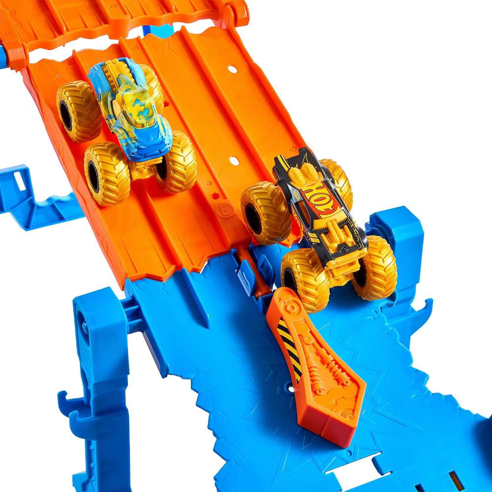 Monster Trucks Dual Terrain Raceway, 4 Feet Long with 2 Toy Trucks & 2 Crushed Cars Toy Vehicle Playsets - Image 3