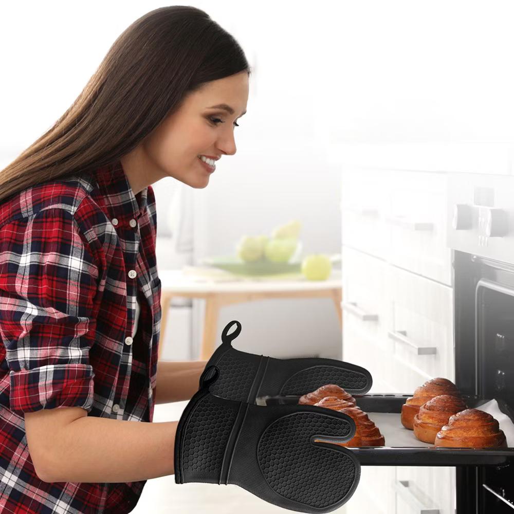 Set of 2 Food Grade Silicone Oven Mitts - Image 5