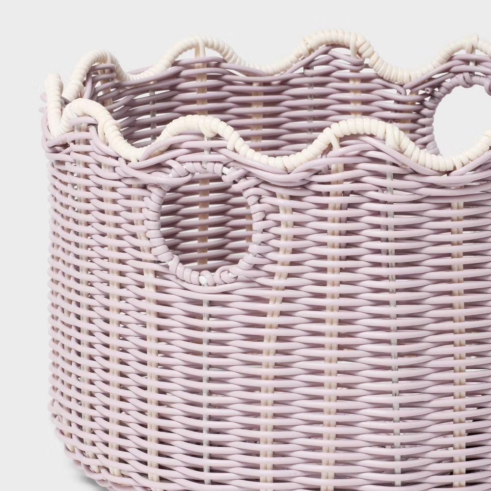 Scalloped Poly Rattan Floor Basket - Image 12