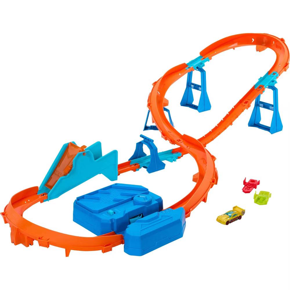Track Creator Boosted Jump Speedway Set with 1:64 Scale Toy Car and Motorized Booster - Image 12