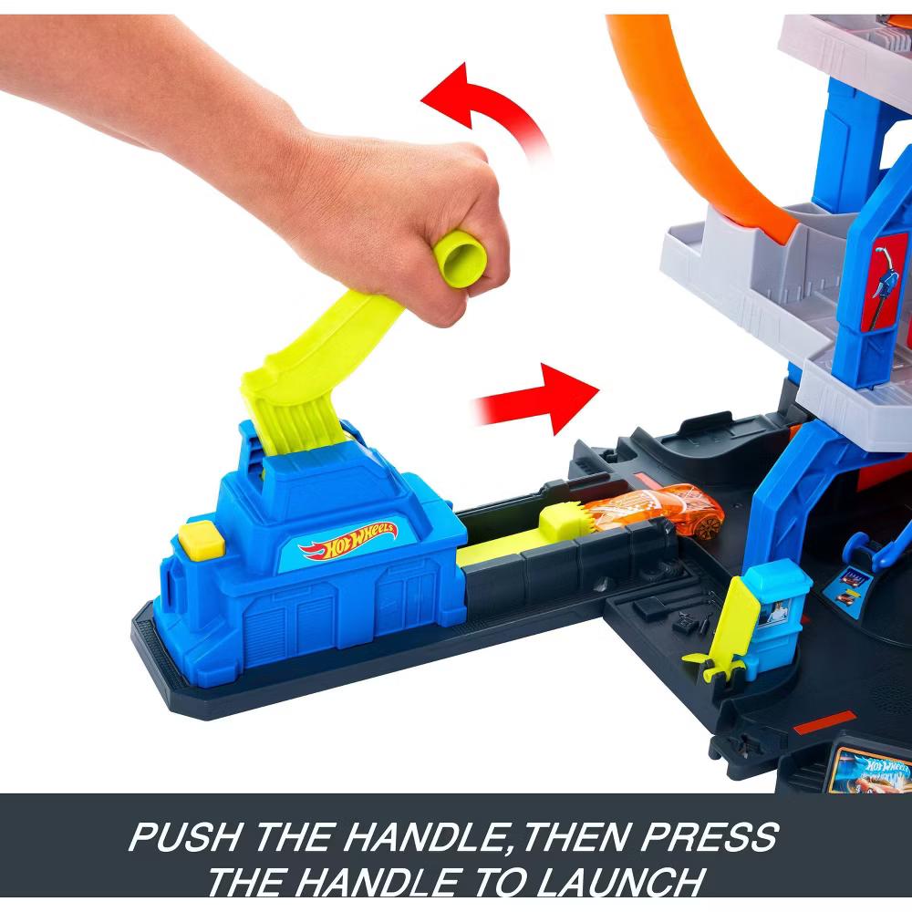Mega Loop Garage Playset with 1 Die-Cast Toy Car and 1 Toy Helicopter in 1:64 Scale - Image 3