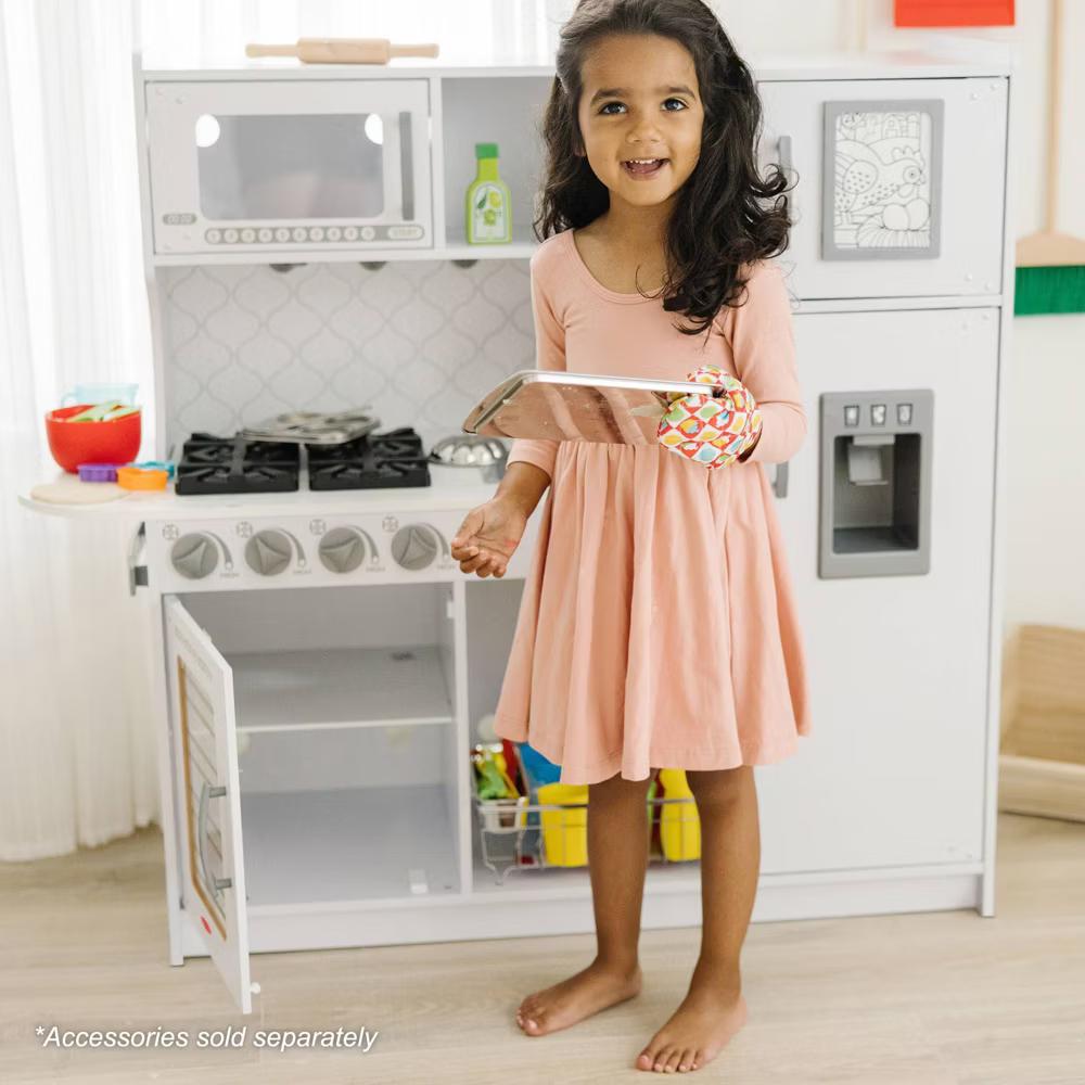 Wooden Chef's Pretend Play Toy Kitchen With "Ice" Cube Dispenser – Cloud White - Image 4