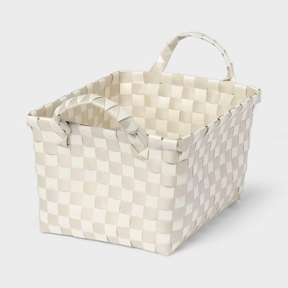 Woven Plastic Basket Small - Image 4
