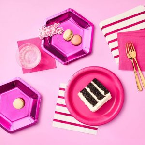 20ct 8.5" Dinner Paper Plates Hot Pink