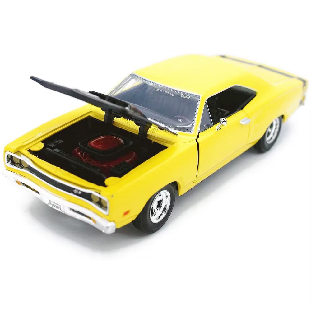 1969 Dodge Coronet Super Bee Yellow 1/24 Diecast Car Model - Image 3