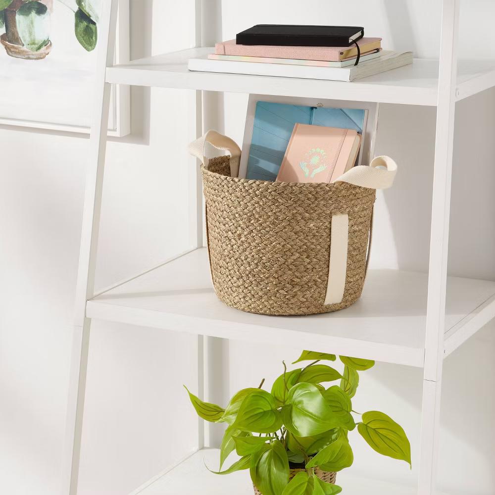 Braided Seagrass Round Basket