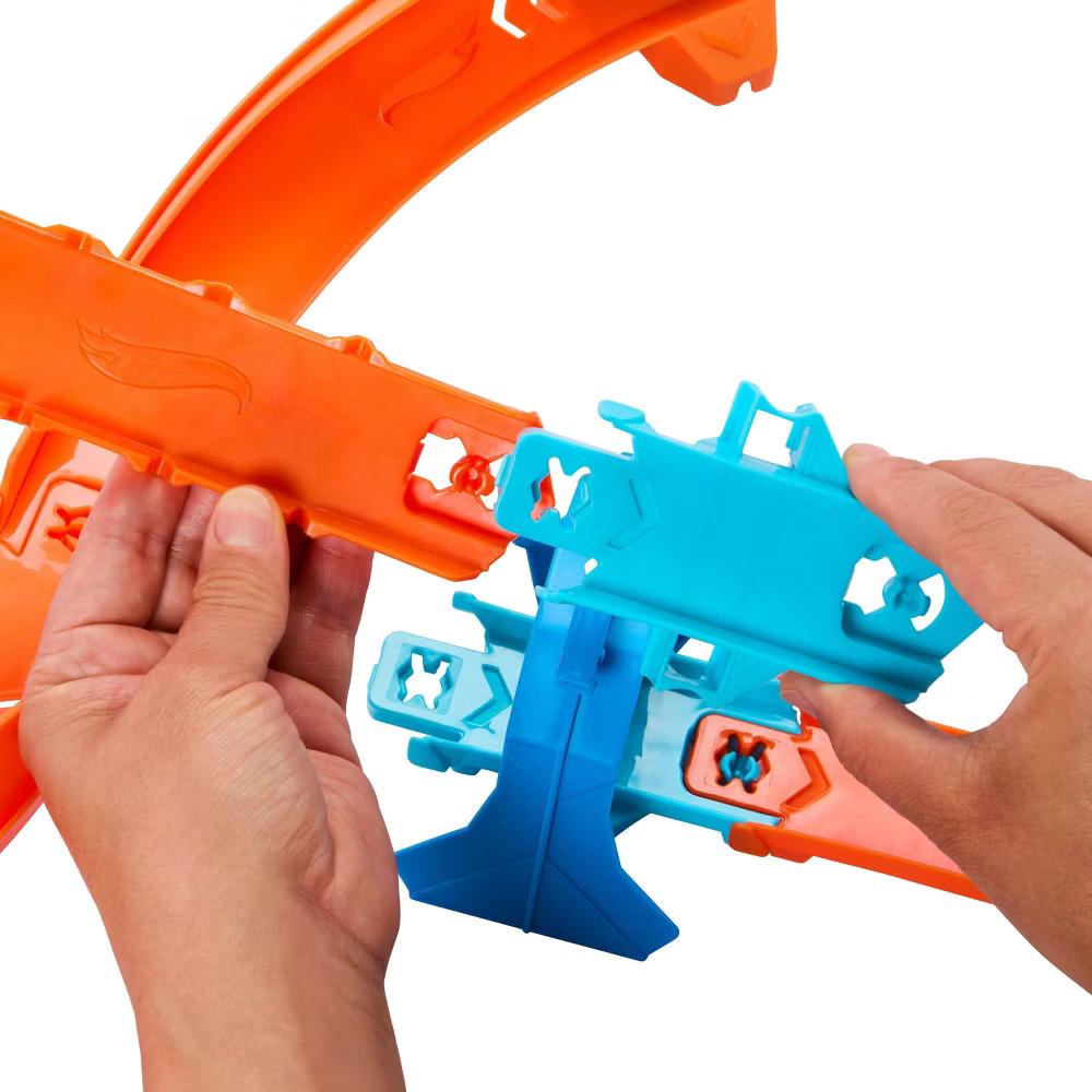 Track Creator Boosted Jump Speedway Set with 1:64 Scale Toy Car and Motorized Booster - Image 5