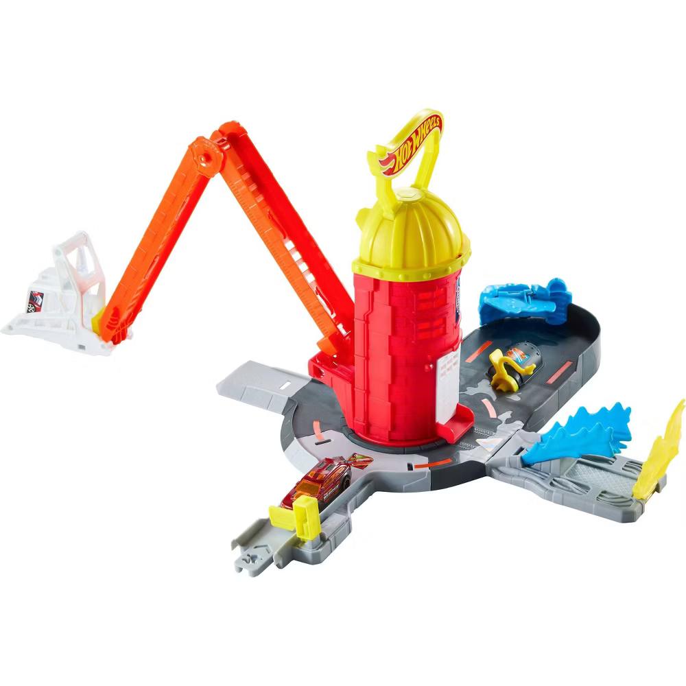City Super Fire Station Rescue Playset and 1:64 Scale Toy Car Track Extends 16” - Image 4