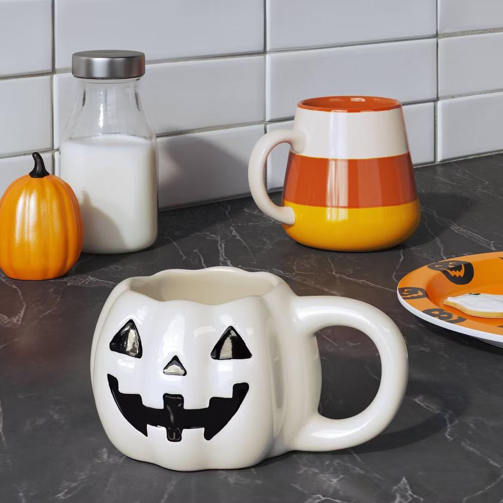 15.5 fl oz Stoneware Candy Corn Mug - Hyde and EEK! Boutique™ - Image 3