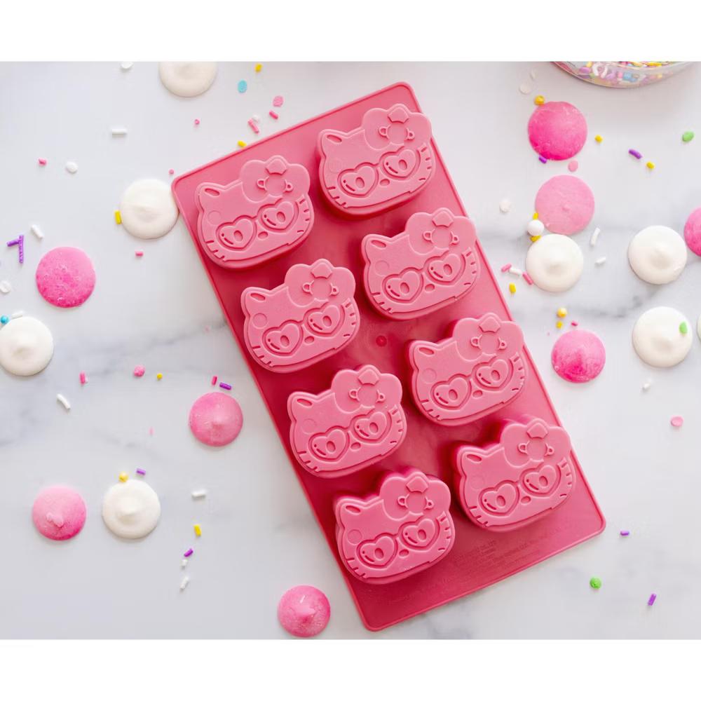 Hearts Silicone Ice Cube Tray | Makes 8 Cubes - Image 4