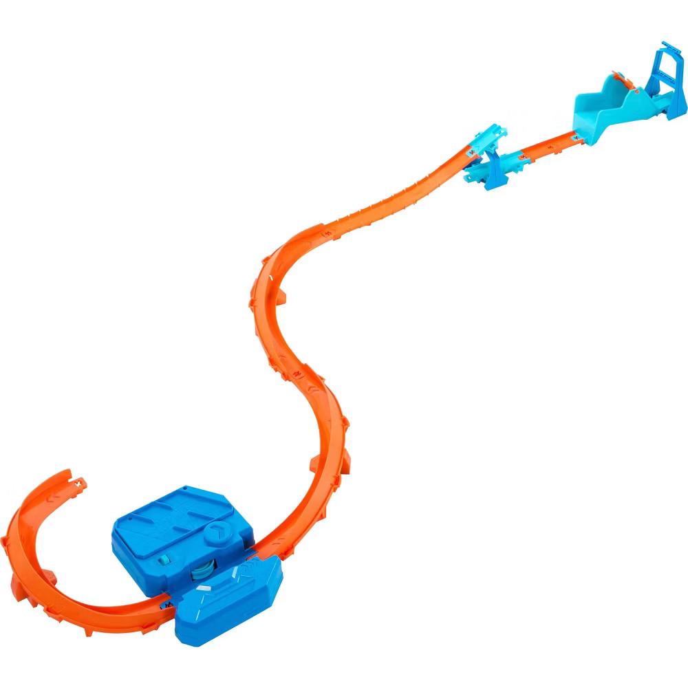 Track Creator Boosted Jump Speedway Set with 1:64 Scale Toy Car and Motorized Booster - Image 4