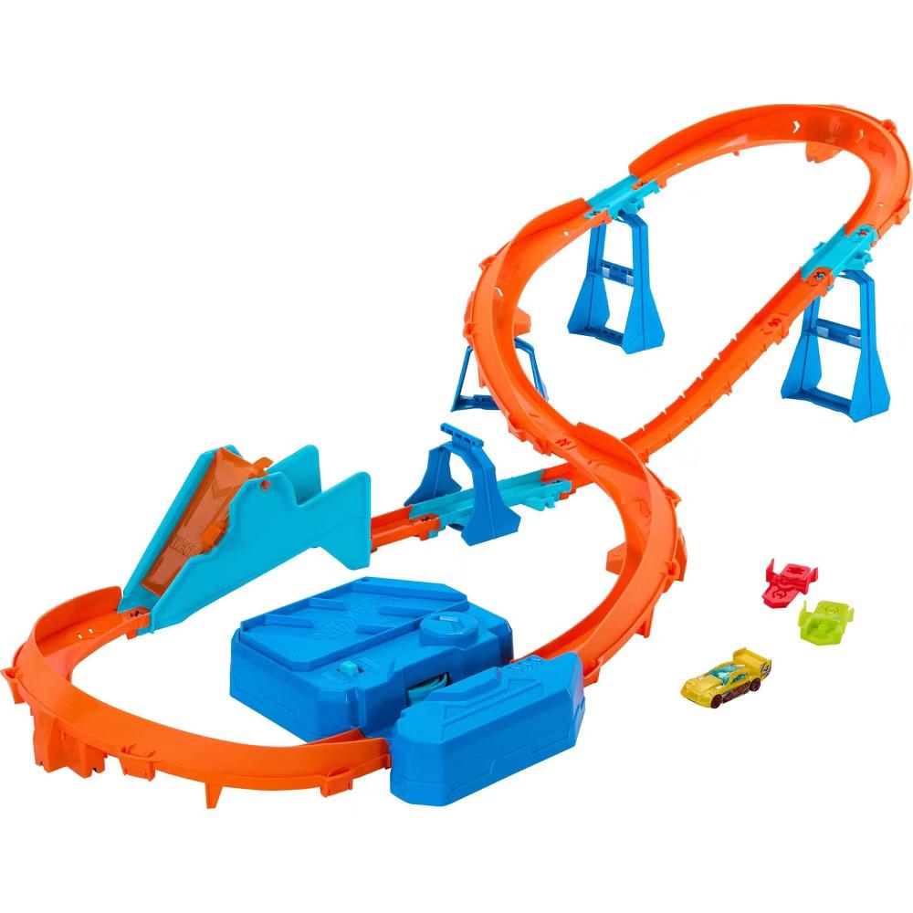 Track Creator Boosted Jump Speedway Set with 1:64 Scale Toy Car and Motorized Booster - Image 9