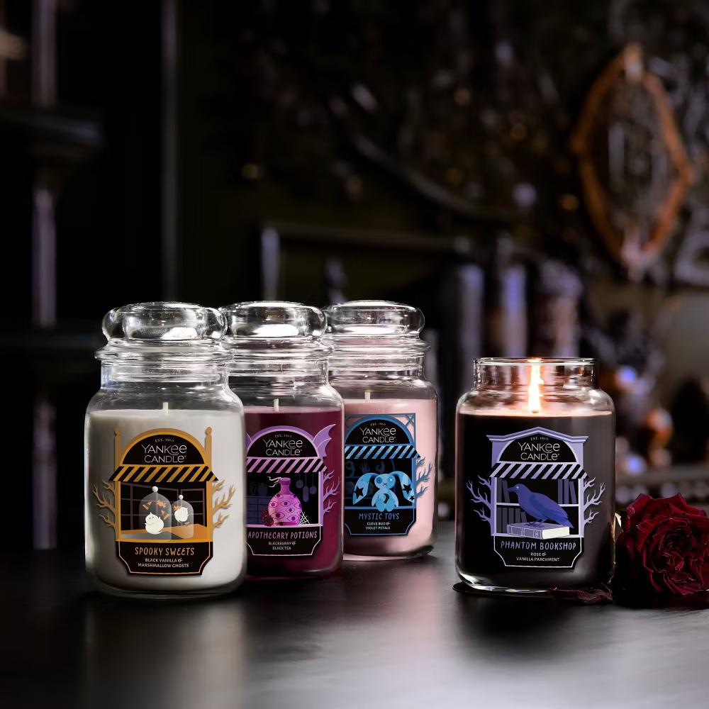 Original Large Phantom Bookshop Jar Candle Black - Yankee Candle - Image 4