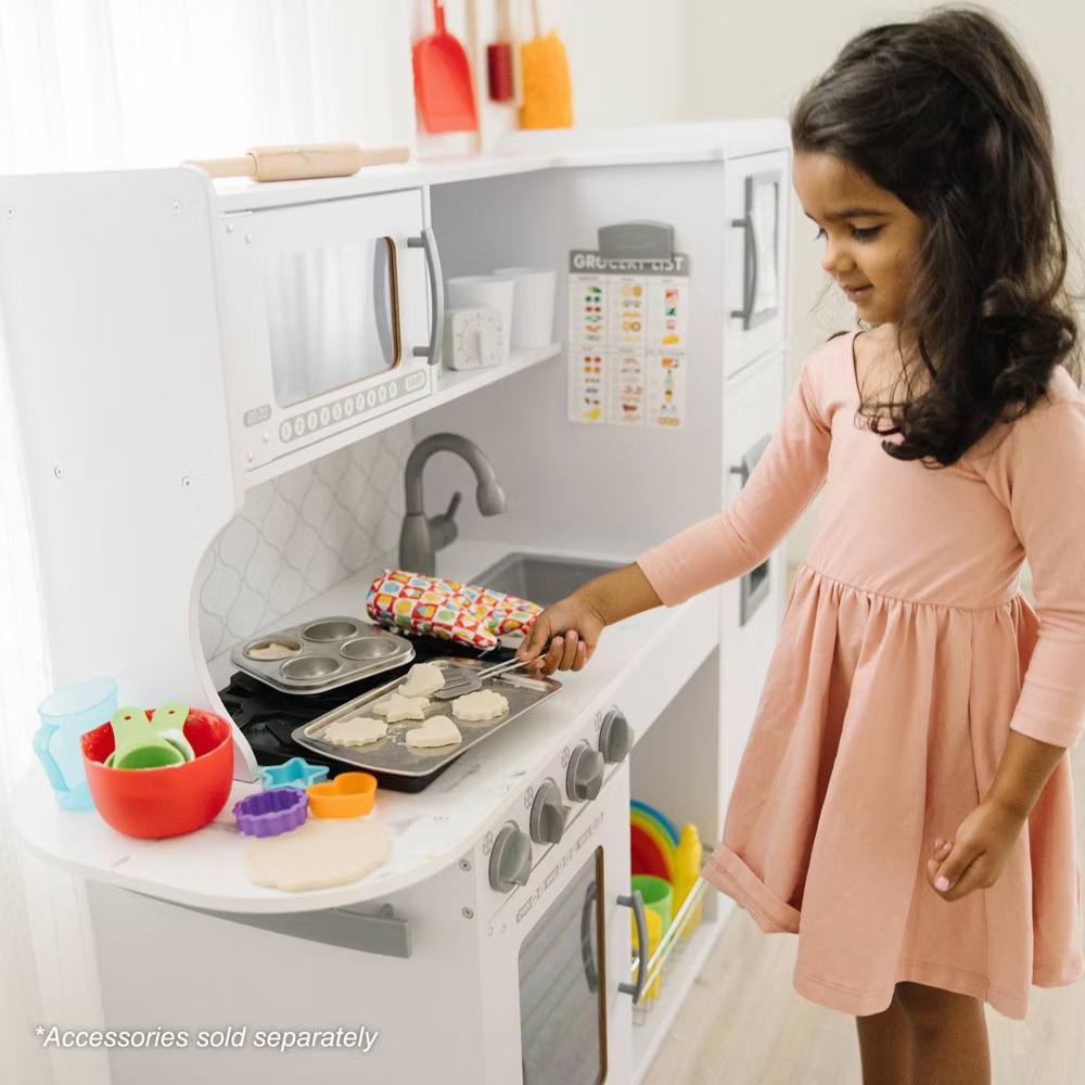 Wooden Chef's Pretend Play Toy Kitchen With "Ice" Cube Dispenser – Cloud White