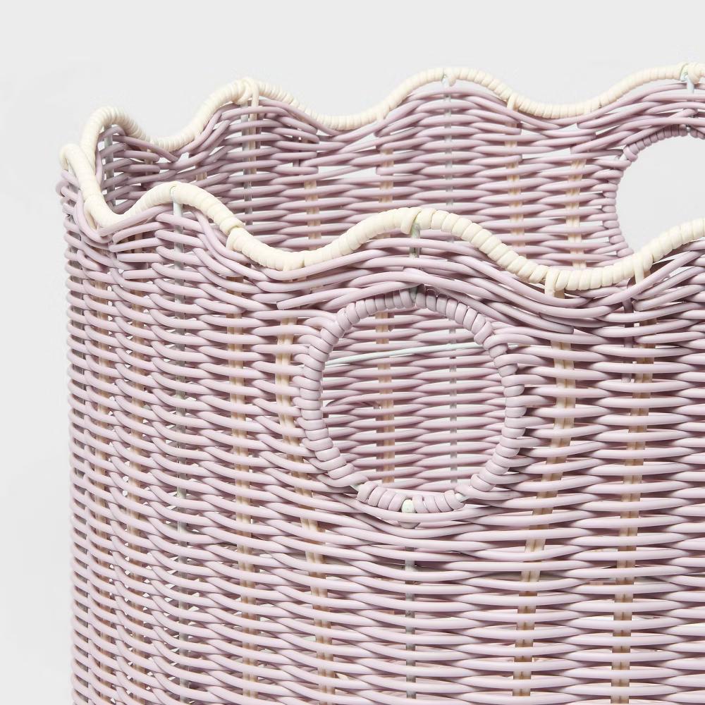 Scalloped Poly Rattan Floor Basket - Image 6
