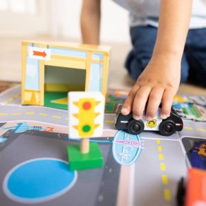 Cars Radiator Springs Nest & Stack Play Set with Wooden Toy Cars
