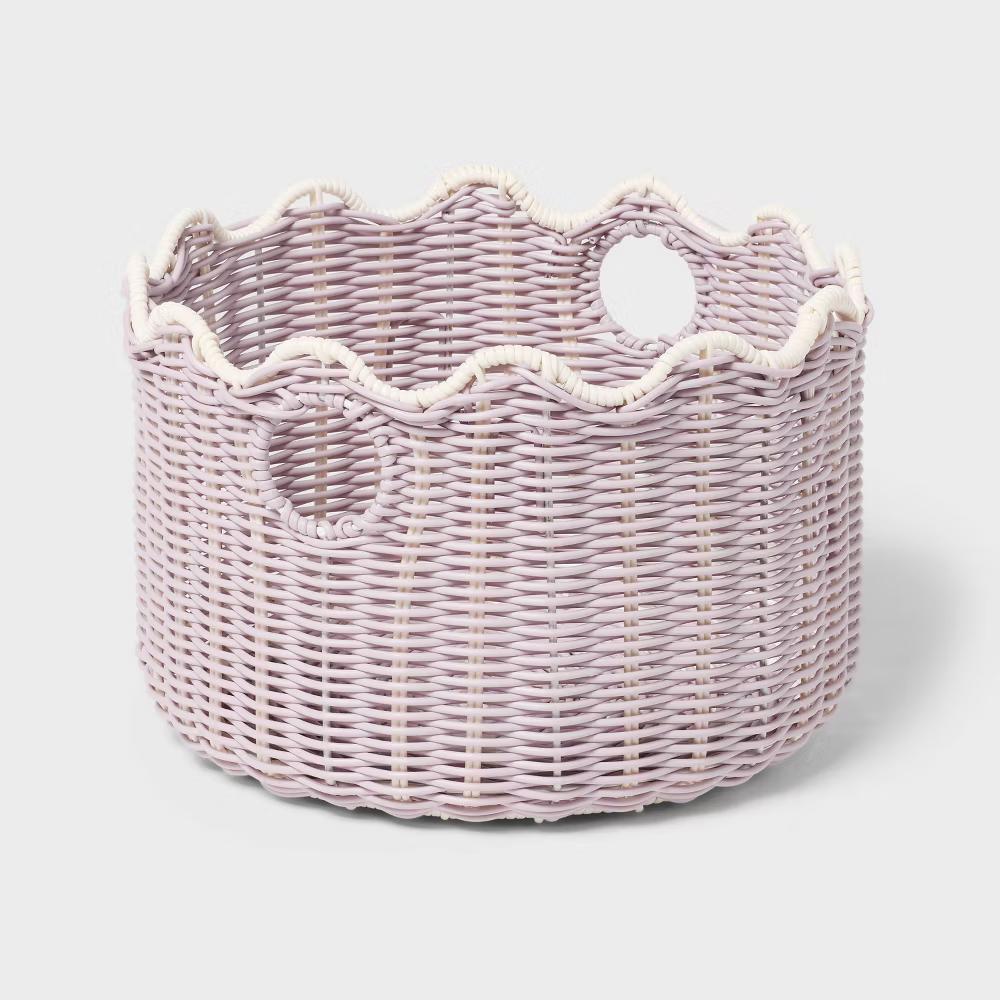Scalloped Poly Rattan Floor Basket - Image 10
