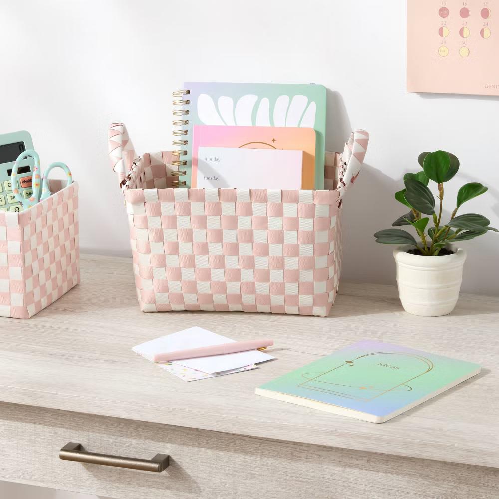 Woven Plastic Basket Small - Image 8