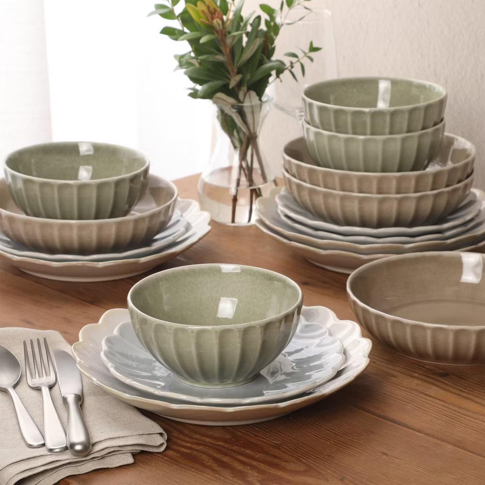 Malibu Shore 16-Piece Scalloped Stoneware Reactive Glaze (Service for 4) Ceramic Plates and Bowls Dinnerware Set - Image 2