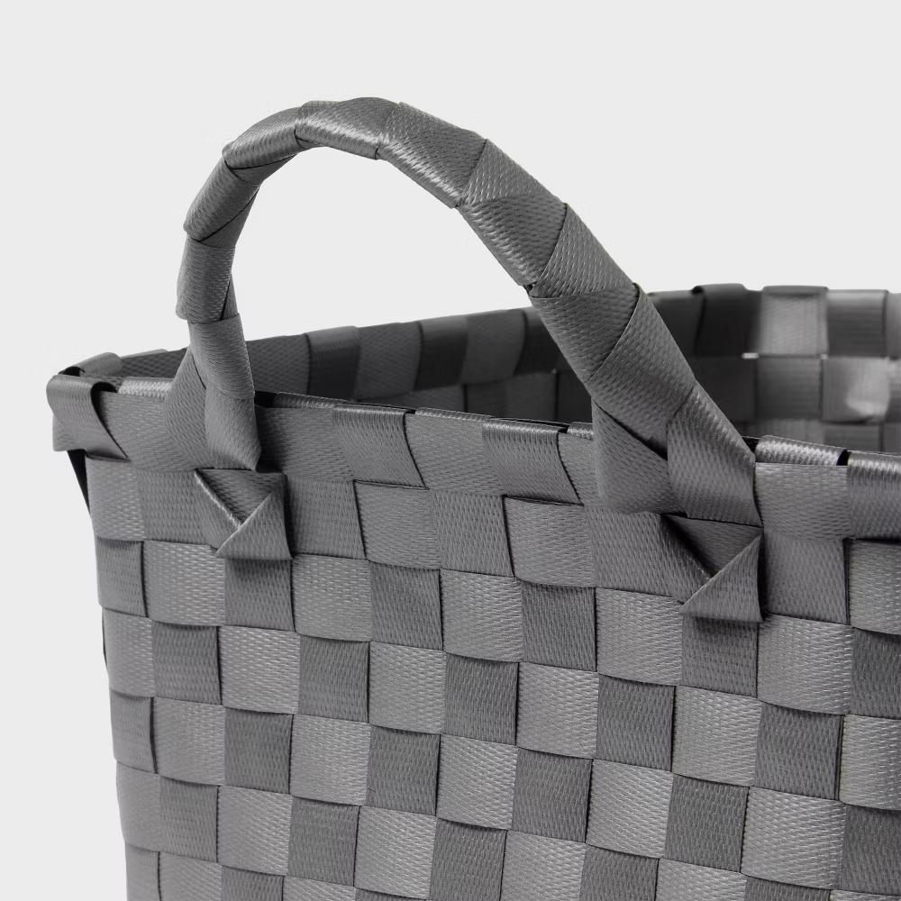 Woven Plastic Basket Small - Image 3