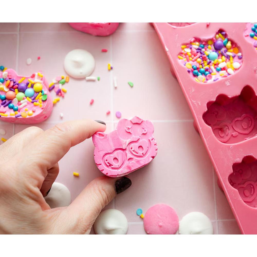Hearts Silicone Ice Cube Tray | Makes 8 Cubes - Image 7