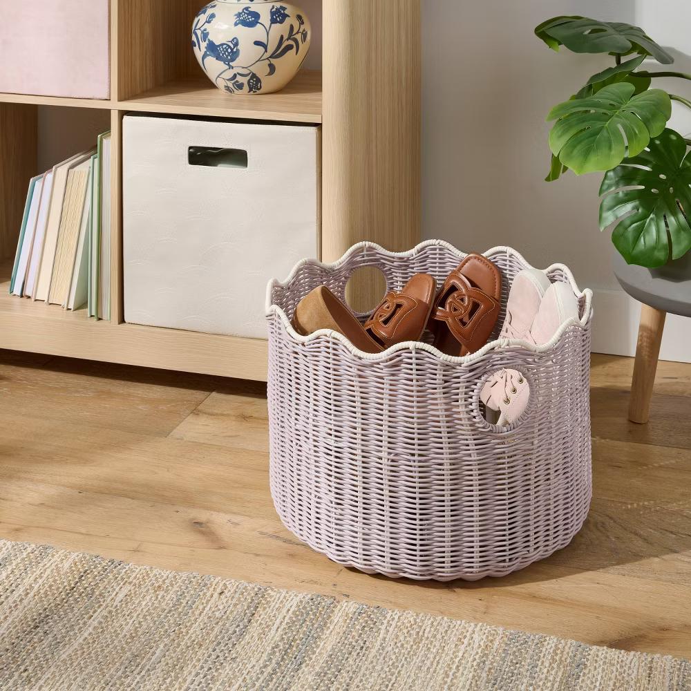 Scalloped Poly Rattan Floor Basket - Image 5