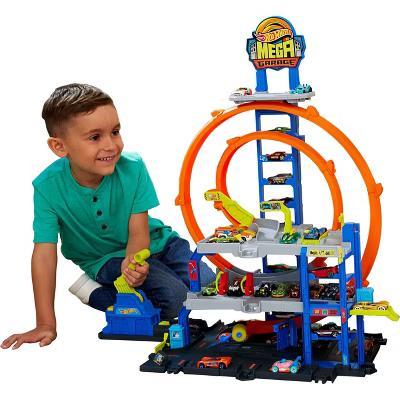 Mega Loop Garage Playset with 1 Die-Cast Toy Car and 1 Toy Helicopter in 1:64 Scale - Image 2