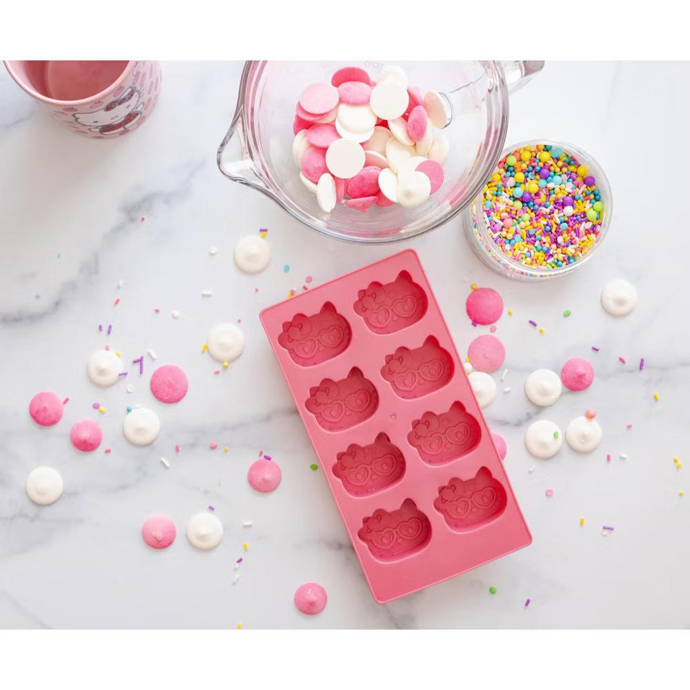 Hearts Silicone Ice Cube Tray | Makes 8 Cubes - Image 3