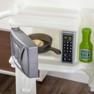 Step2 Grand Walk-in Classic Kitchen & Grill - 118pc
