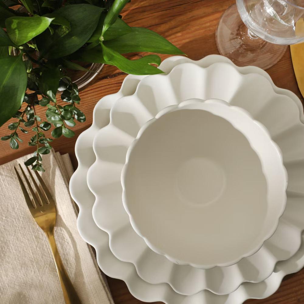 Plates and Bowls Sets, 12-Piece Stoneware Dinnerware Set for 4, Scalloped Dish Set with Dinner Plates, Salad Plates & Bowls - Image 6